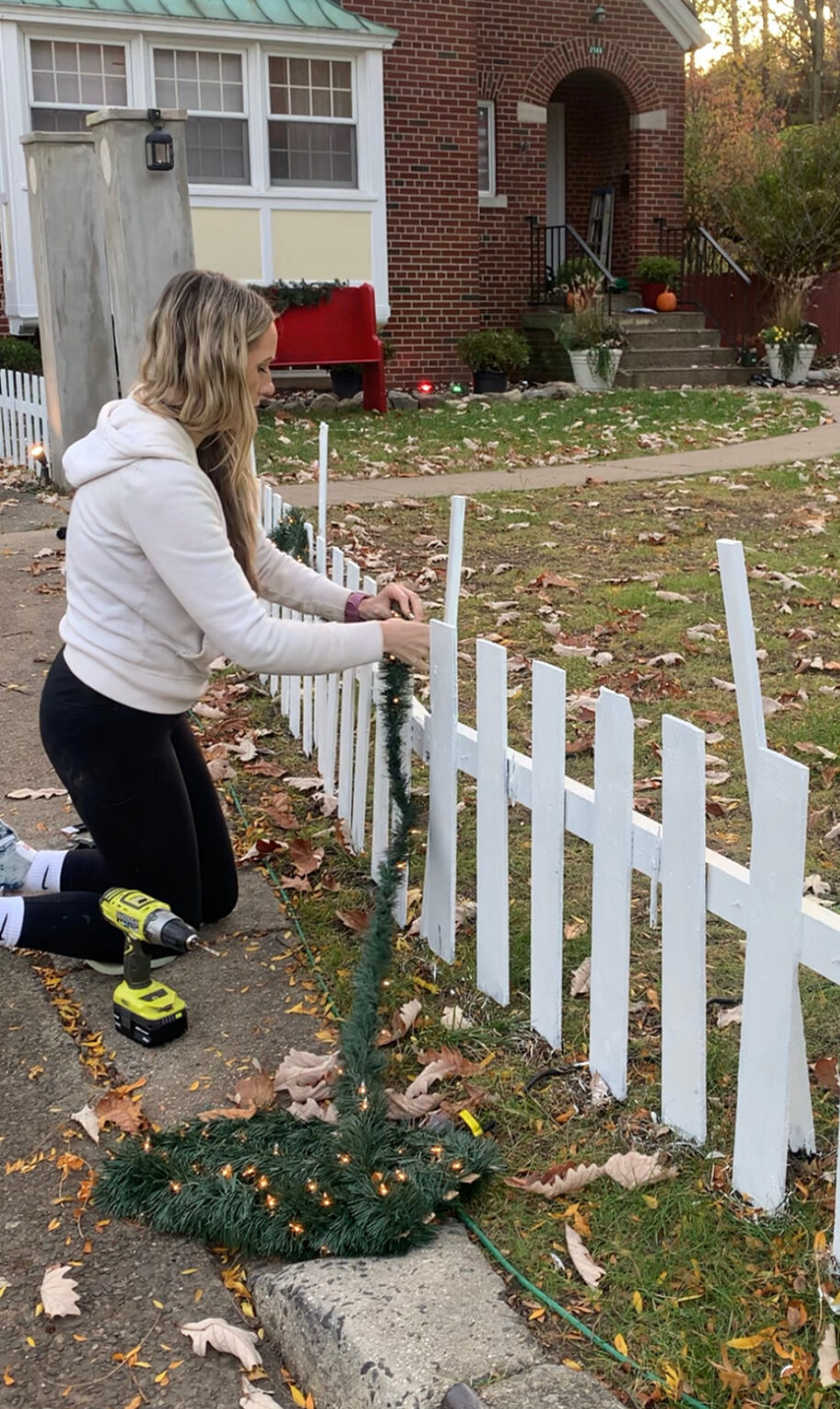 diy-christmas-fence-build-and-create-home
